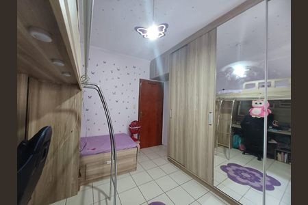 Casa à venda com 107m², 2 quartos e 1 vaga