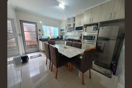 Casa à venda com 107m², 2 quartos e 1 vaga