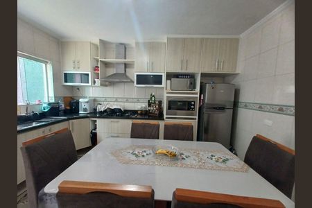Casa à venda com 107m², 2 quartos e 1 vaga