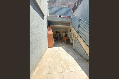 Casa à venda com 107m², 2 quartos e 1 vaga