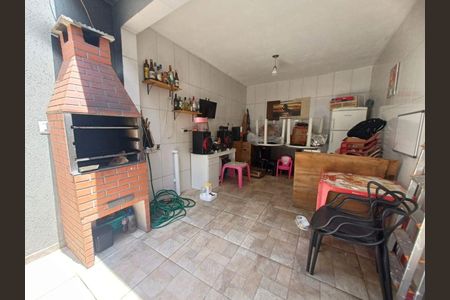 Casa à venda com 107m², 2 quartos e 1 vaga