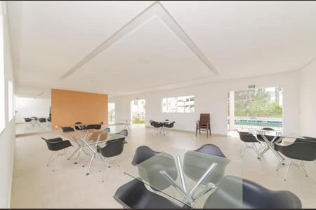 Apartamento para alugar com 60m², 2 quartos e 1 vaga Apartamento para alugar com 60m², 2 quartos e 1 vagaÁrea comum - Salão de festas