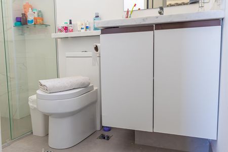 Apartamento à venda com 65m², 2 quartos e 1 vaga Apartamento à venda com 65m², 2 quartos e 1 vagaBanheiro