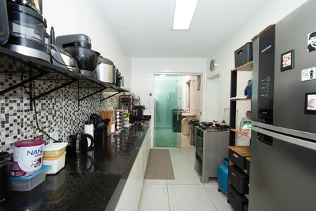 Apartamento para alugar com 190m², 4 quartos e 1 vaga Apartamento para alugar com 190m², 4 quartos e 1 vagaCOZINHA