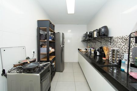 Apartamento para alugar com 190m², 4 quartos e 1 vaga Apartamento para alugar com 190m², 4 quartos e 1 vagaCOZINHA