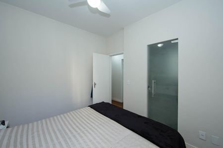 Apartamento para alugar com 190m², 4 quartos e 1 vaga Apartamento para alugar com 190m², 4 quartos e 1 vagaQUARTO3