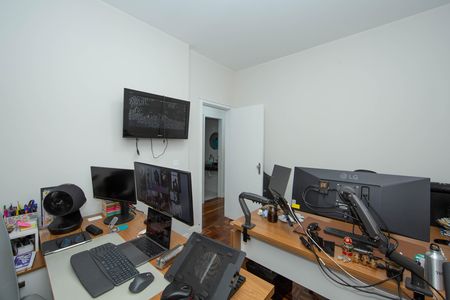 Apartamento para alugar com 190m², 4 quartos e 1 vaga Apartamento para alugar com 190m², 4 quartos e 1 vagaQUARTO2