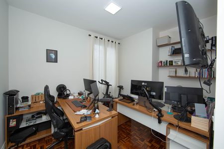 Apartamento para alugar com 190m², 4 quartos e 1 vaga Apartamento para alugar com 190m², 4 quartos e 1 vagaQUARTO2