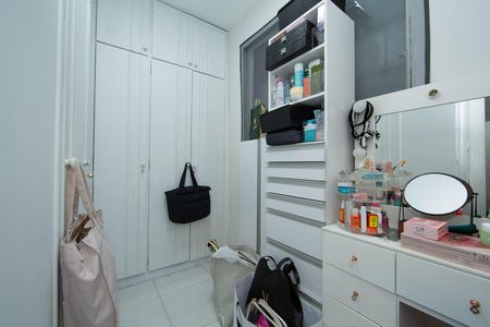 Apartamento para alugar com 190m², 4 quartos e 1 vaga Apartamento para alugar com 190m², 4 quartos e 1 vagaQUARTO3