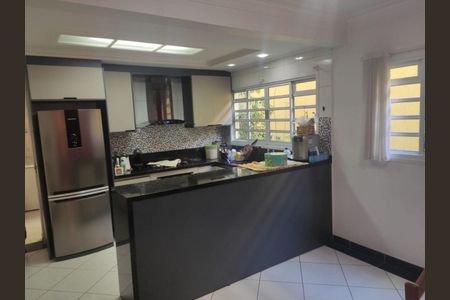 Casa à venda com 206m², 3 quartos e 3 vagas