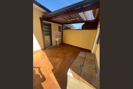 Casa à venda com 172m², 2 quartos e 2 vagas