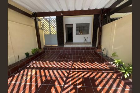 Casa à venda com 172m², 2 quartos e 2 vagas
