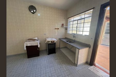 Casa à venda com 172m², 2 quartos e 2 vagas