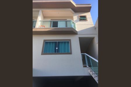 Casa à venda com 140m², 3 quartos e 5 vagas