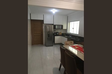 Casa à venda com 140m², 3 quartos e 5 vagas