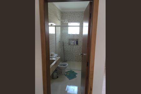 Casa à venda com 140m², 3 quartos e 5 vagas