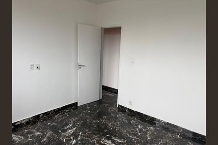Quarto 1 de apartamento para alugar com 2 quartos, 80m² em Anchieta, Nilópolis