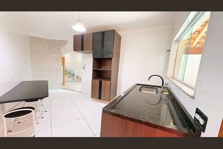 Casa à venda com 2 quartos, 99m² em Vila Mangalot, São Paulo