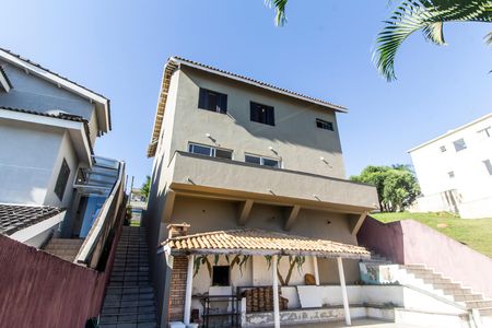 Casa de condomínio à venda com 227m², 2 quartos e 2 vagas Casa de condomínio à venda com 227m², 2 quartos e 2 vagasFachada