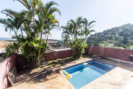 Casa de condomínio à venda com 227m², 2 quartos e 2 vagas Casa de condomínio à venda com 227m², 2 quartos e 2 vagasPiscina