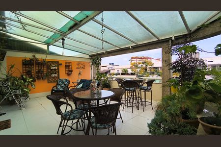 Apartamento à venda com 160m², 3 quartos e 5 vagas Apartamento à venda com 160m², 3 quartos e 5 vagasVaranda