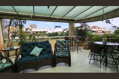 Apartamento à venda com 160m², 3 quartos e 5 vagas Apartamento à venda com 160m², 3 quartos e 5 vagasVaranda
