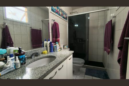 Apartamento à venda com 160m², 3 quartos e 5 vagas Apartamento à venda com 160m², 3 quartos e 5 vagasBanheiro da Suíte 1