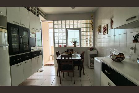 Apartamento à venda com 160m², 3 quartos e 5 vagas Apartamento à venda com 160m², 3 quartos e 5 vagasCozinha