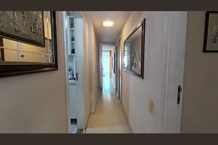 Apartamento à venda com 160m², 3 quartos e 5 vagas Apartamento à venda com 160m², 3 quartos e 5 vagasCorredor