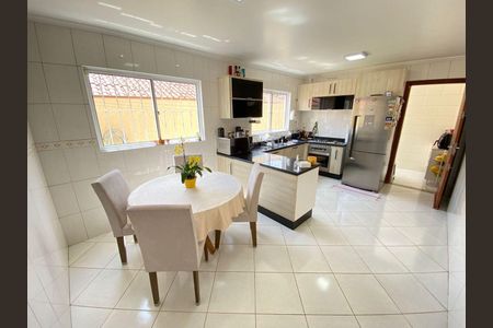 Casa à venda com 175m², 3 quartos e 3 vagas