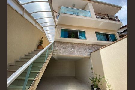 Casa à venda com 175m², 3 quartos e 3 vagas