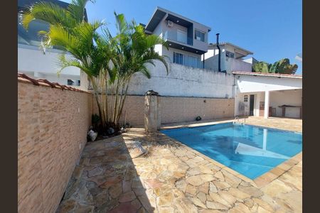 Casa à venda com 265m², 4 quartos e 7 vagas