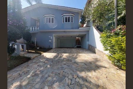 Casa à venda com 265m², 4 quartos e 7 vagas