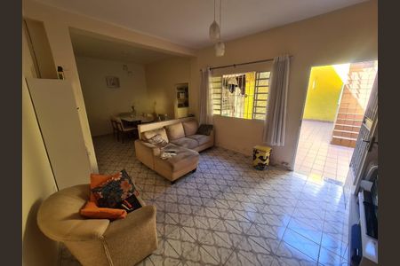 Casa à venda com 192m², 2 quartos e 3 vagas