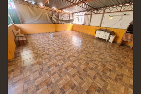 Casa à venda com 192m², 2 quartos e 3 vagas
