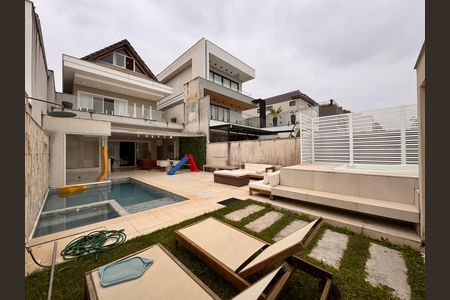 Casa de condomínio para alugar com 490m², 4 quartos e 2 vagasÁrea externa