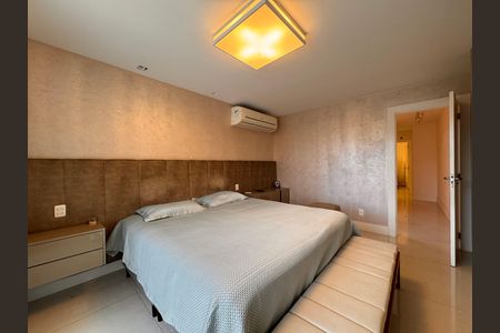 Casa de condomínio para alugar com 490m², 4 quartos e 2 vagasSuíte 1 (Master)