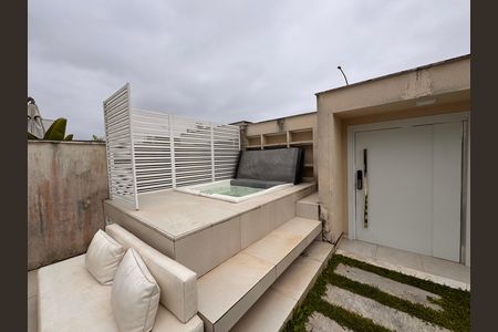 Casa de condomínio para alugar com 490m², 4 quartos e 2 vagasÁrea externa