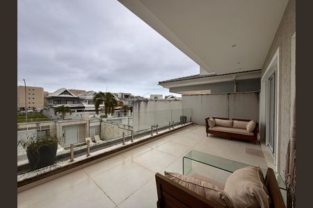 Casa de condomínio para alugar com 490m², 4 quartos e 2 vagasSuíte 1 (Master) - Varanda