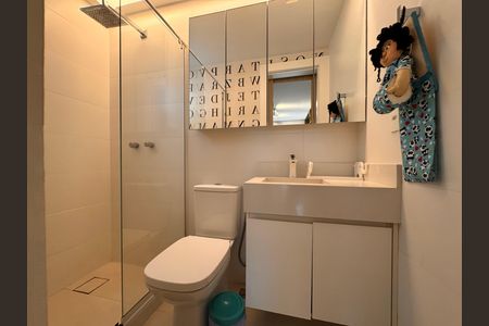 Casa de condomínio para alugar com 490m², 4 quartos e 2 vagasSuíte 2 - Banheiro