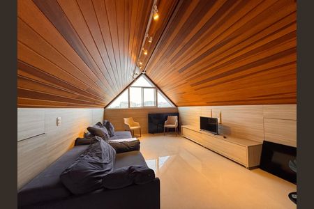 Casa de condomínio para alugar com 490m², 4 quartos e 2 vagasSala de TV