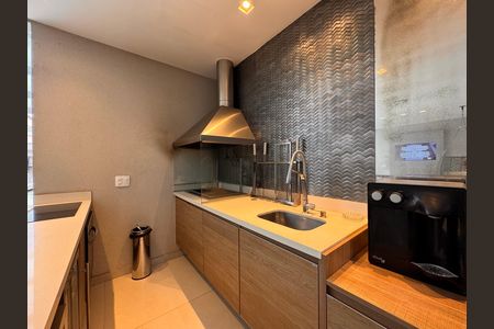 Casa de condomínio para alugar com 490m², 4 quartos e 2 vagasÁrea externa