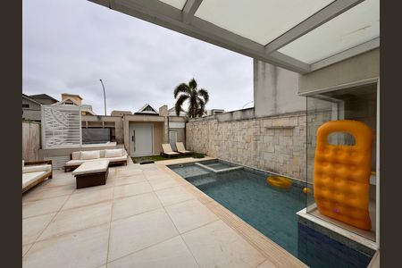 Casa de condomínio para alugar com 490m², 4 quartos e 2 vagasÁrea externa