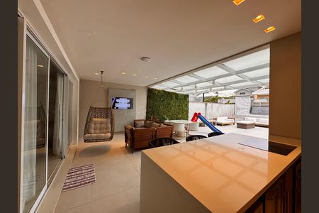 Casa de condomínio para alugar com 490m², 4 quartos e 2 vagasÁrea externa