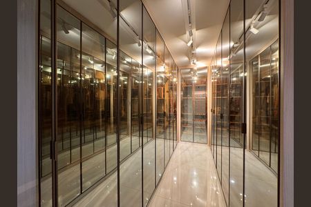 Casa de condomínio para alugar com 490m², 4 quartos e 2 vagasSuíte 1 (Master) - Closet