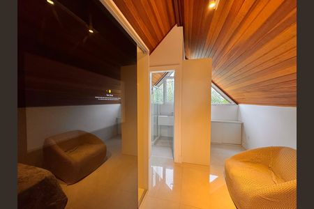 Casa de condomínio para alugar com 490m², 4 quartos e 2 vagasSuíte 4