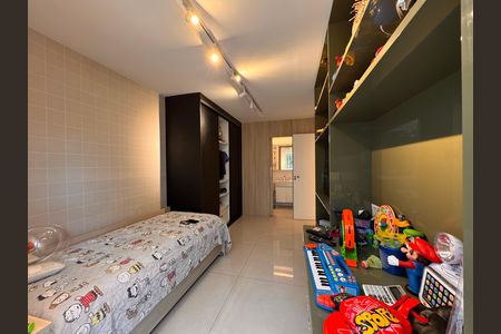 Casa de condomínio para alugar com 490m², 4 quartos e 2 vagasSuíte 2