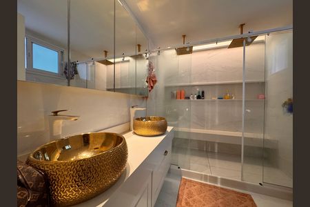 Casa de condomínio para alugar com 490m², 4 quartos e 2 vagasSuíte 1 (Master) - Banheiro