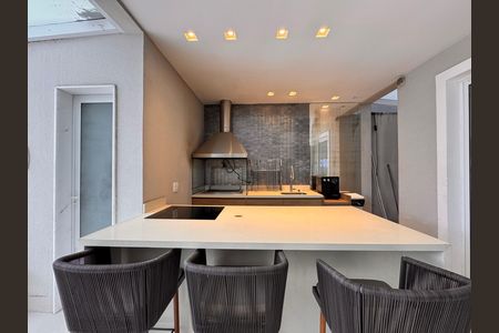 Casa de condomínio para alugar com 490m², 4 quartos e 2 vagasÁrea externa
