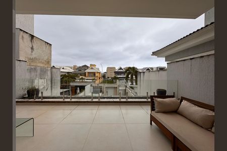 Suíte 1 (Master) - Varanda de casa de condomínio para alugar com 4 quartos, 490m² em Recreio dos Bandeirantes, Rio de Janeiro